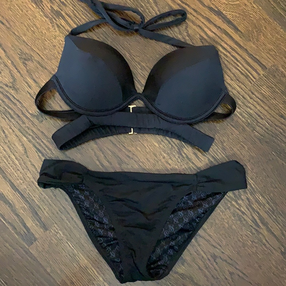 Victoria’s Secret bikini